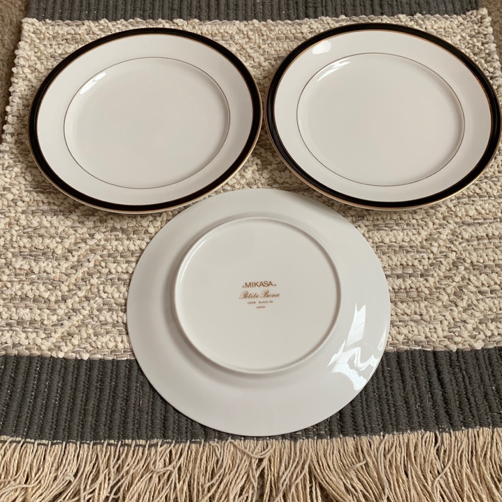 Mikasa Pelite Bone, L6206 black tie japan
